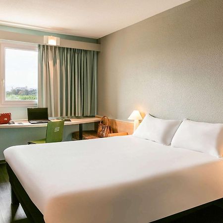 Ibis Auch Hotel Exterior photo